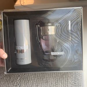 Invictus cologne set